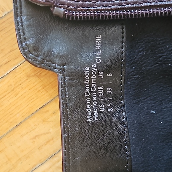 Boots - Picture 3 of 4